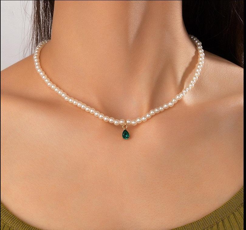 Women Pearl Necklace with Green Gemstone Pendant